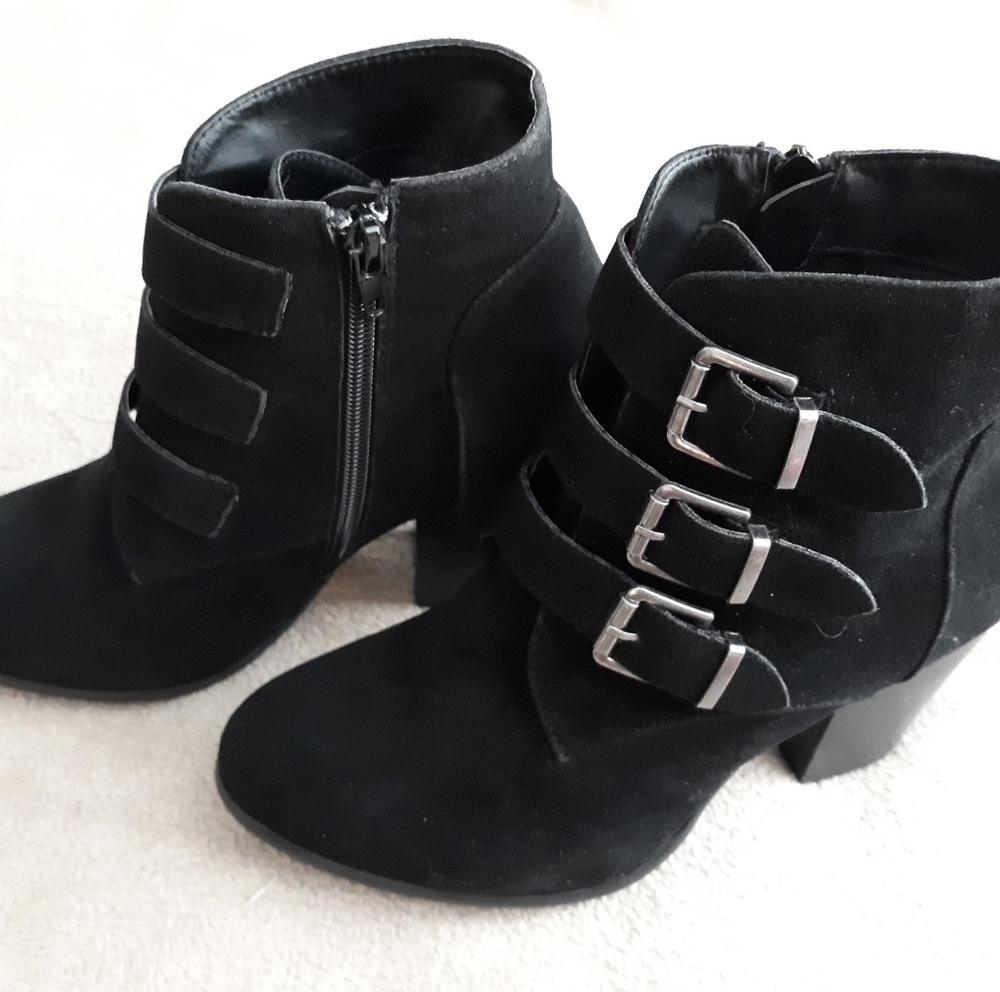 XOXO Black boots with heels